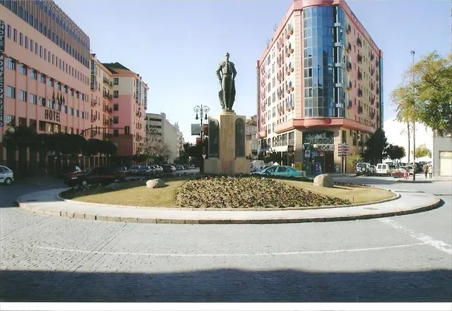 Plaza Dinastía de Los Litri