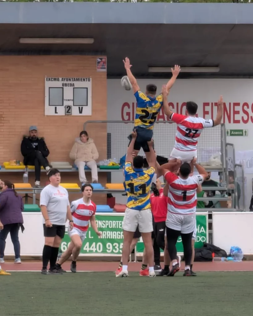 Saque de lateral en el Rugby Fest Los Cerros de Úbeda
